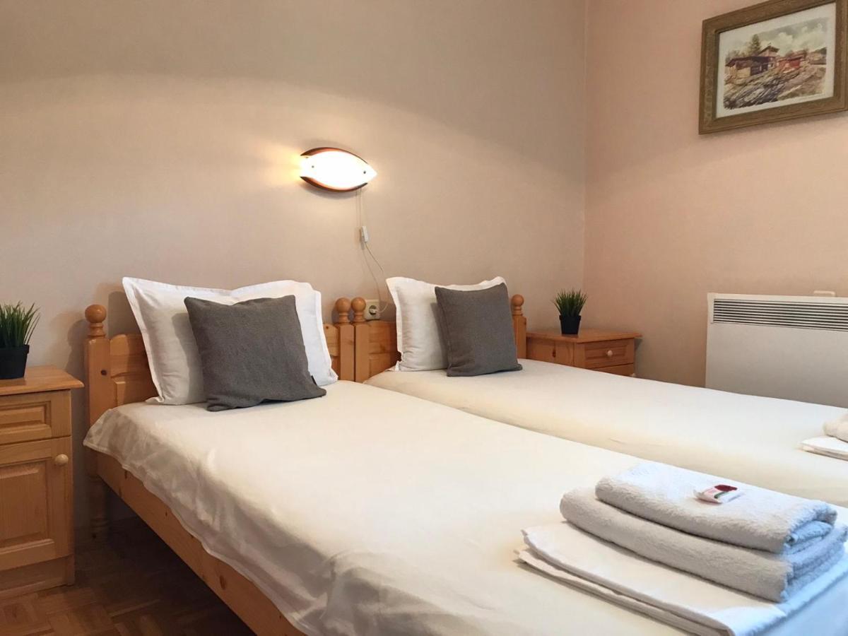 Къща За Гости Загорски Hotell Kalofer Exteriör bild