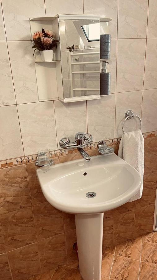 Къща За Гости Загорски Hotell Kalofer Exteriör bild