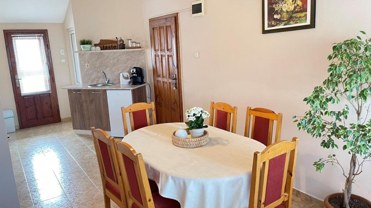 Къща За Гости Загорски Hotell Kalofer Exteriör bild